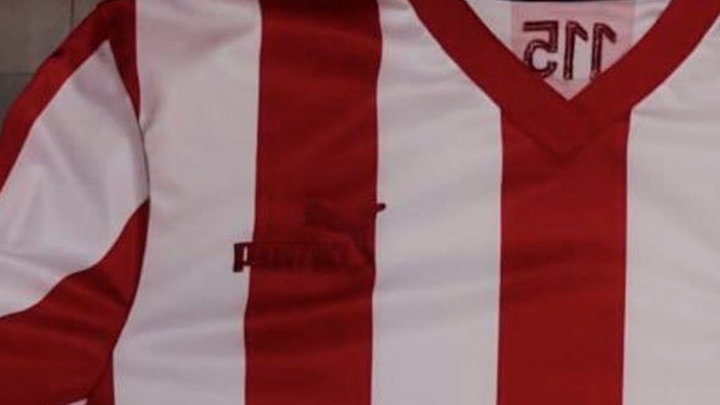 Circula en redes la posible playera conmemorativa de Chivas