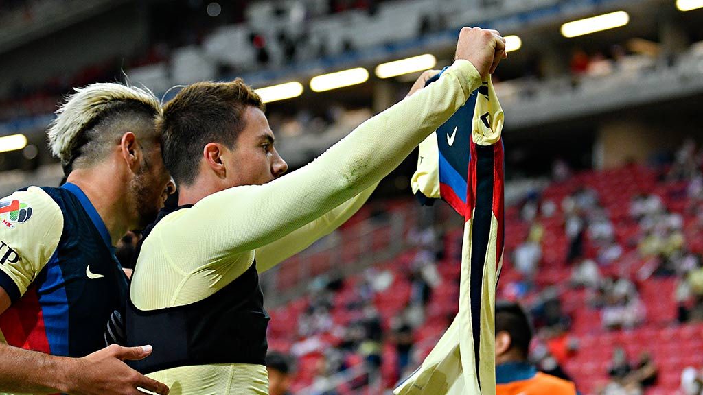 Con doblete de Henry Martín, América se lleva el Clásico Nacional -