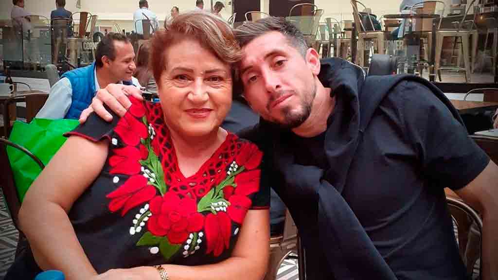 Héctor Herrera viajó a México por el fallecimiento de su madre