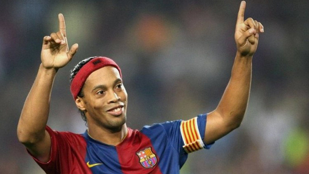 Ronaldinho; la magia que se agotó por la fiesta y excesos