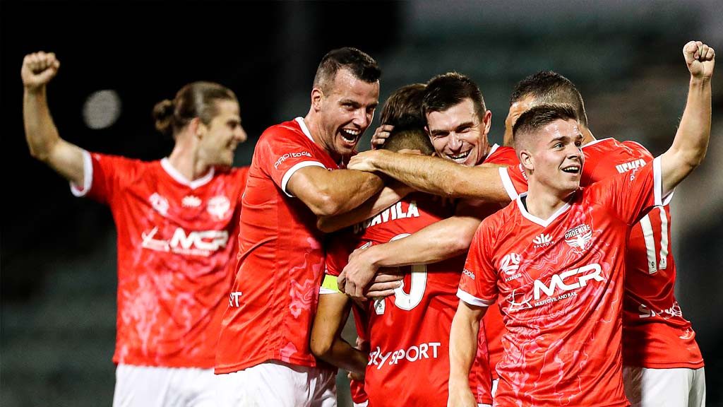 El mexicano marcó gol en la victoria ante Melbourne Victory