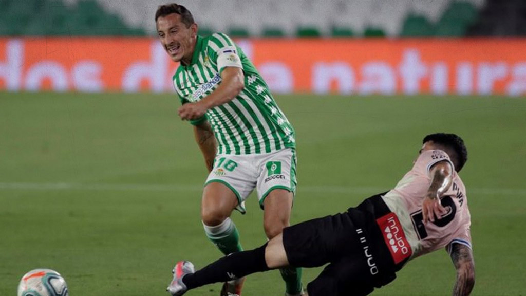 Andrés Guardado vuelve a lesionarse y es baja con Betis
