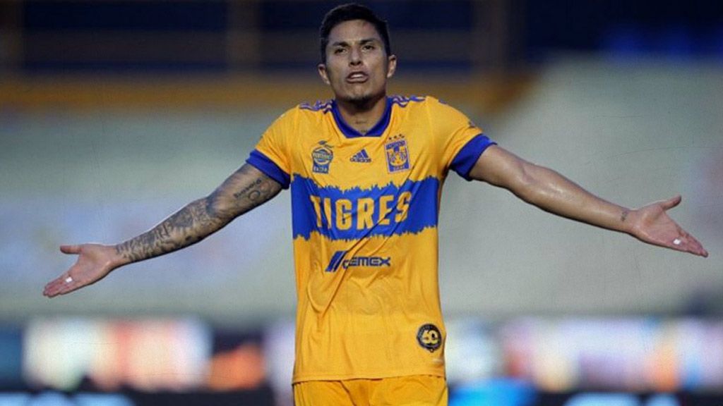 Carlos Salcedo ha sido un hombre de altibajos en Tigres