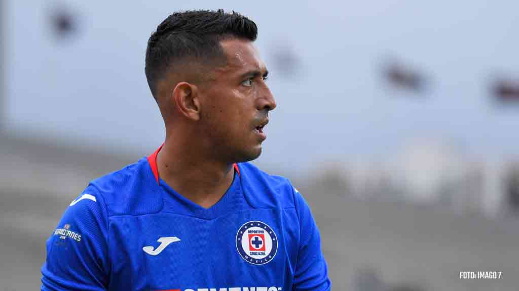 Cruz Azul sin planes de renovar a Elías Hernández