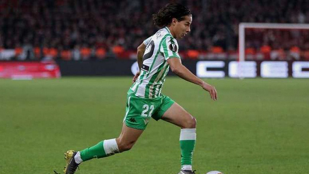 Diego Lainez tuvo un comienzo turbulento con Real Betis