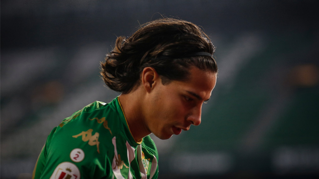 Diego Lainez con el Real Betis