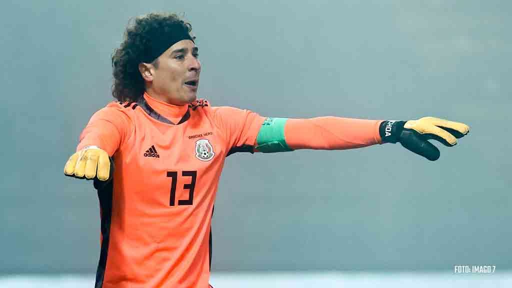 Fulham, PSG y Napoli, los destinos frustrados de Memo Ochoa