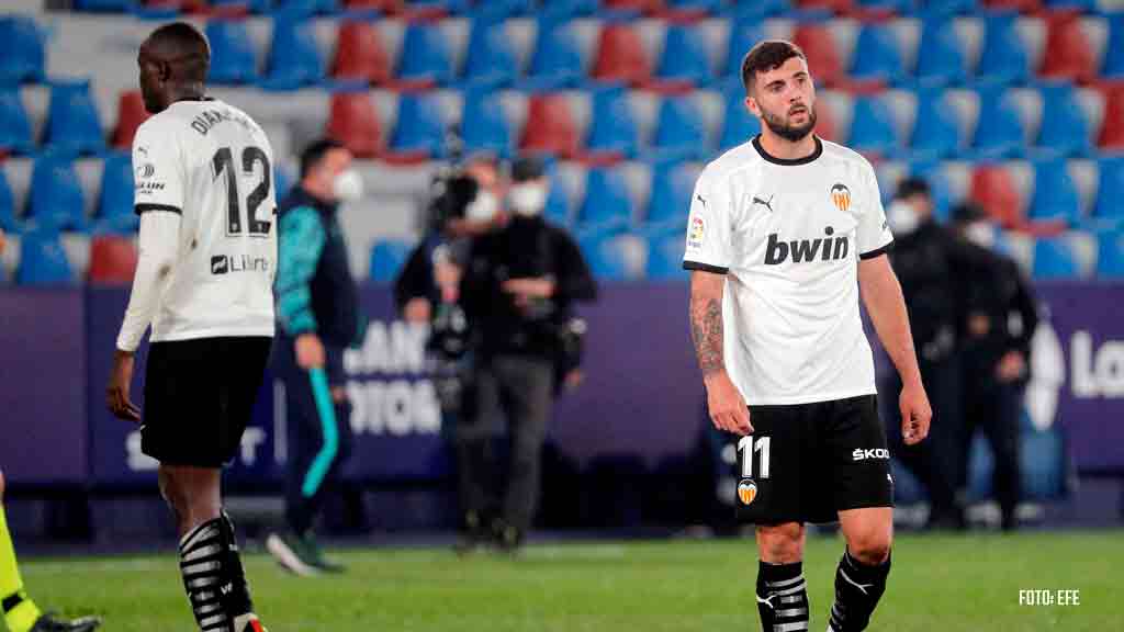 Jugador del Valencia recibió insulto racista y abandonó el juego