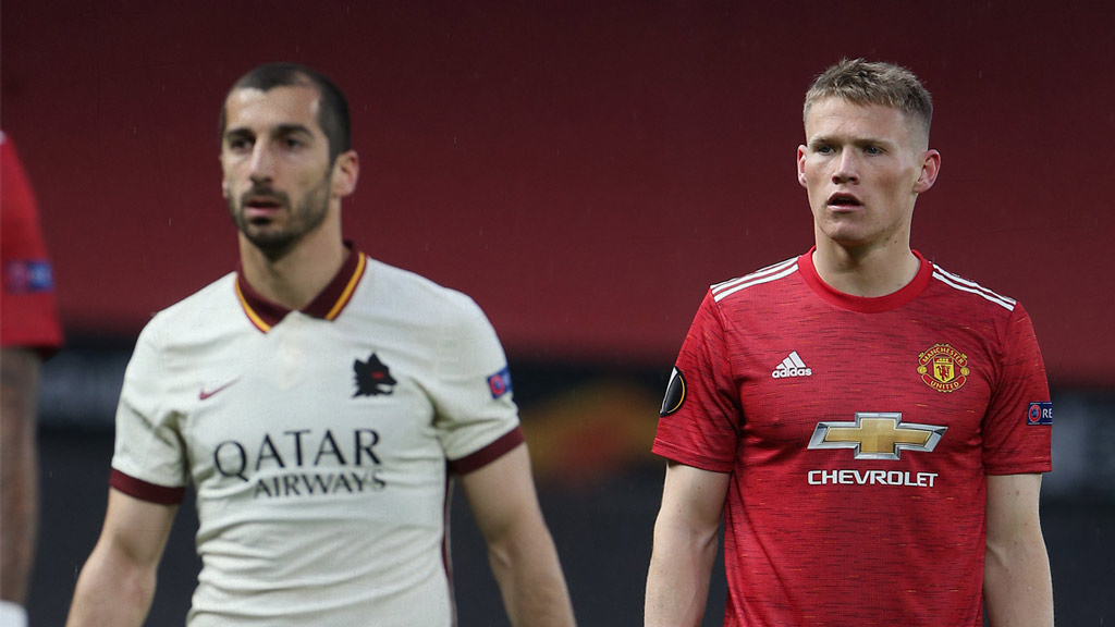 Henrij Mjitaryán y Scott McTominay en un duelo de Europa League