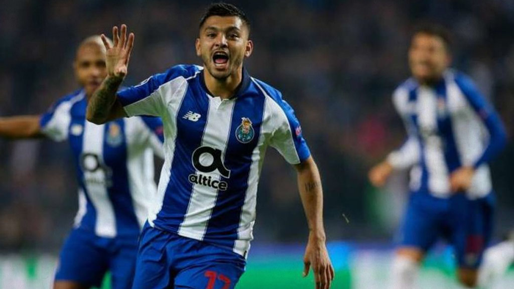 El Tecatito Corona termina contrato con el Porto en junio del 2022