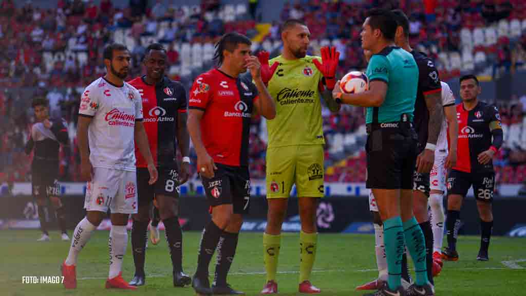 Video: Orozco ataja el penal de Malcorra ante Atlas