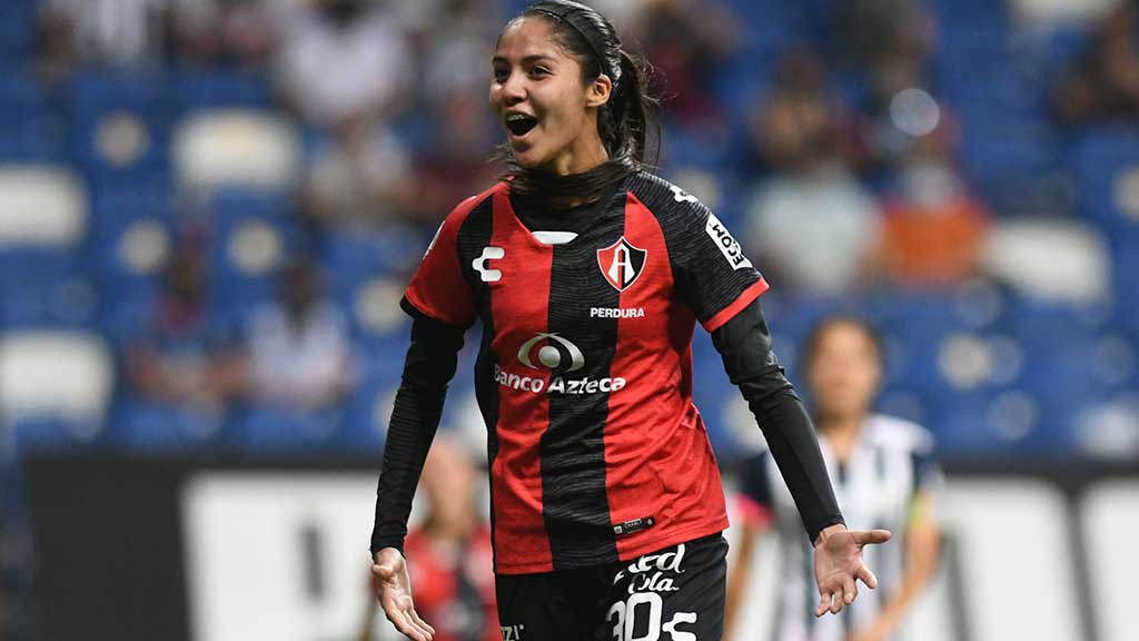 Alison González, la promesa del futbol mexicano, conquista el liderato de goleo