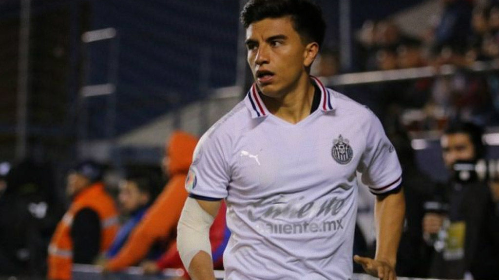 Chivas corre peligro de tener otro caso Víctor 'Pocho' Guzmán