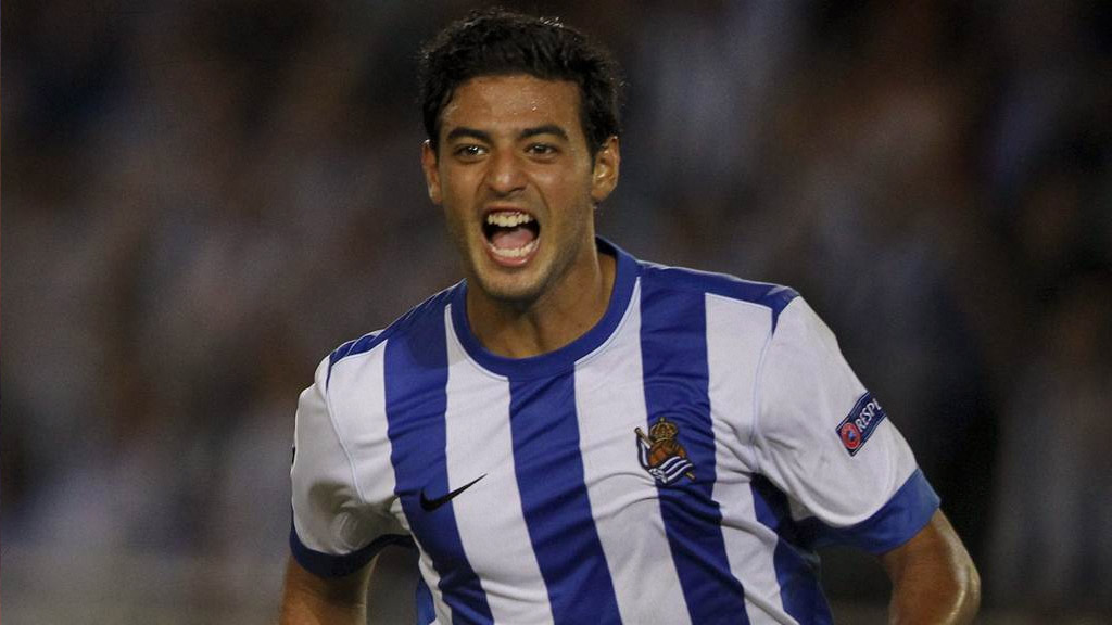 Carlos Vela

Sin debutar en Chivas se marchó con el Arsenal de Inglaterra en 2005, pero fue hasta el 2006 que el Salamanca comenzó a darle oportunidad de jugar, en España también pasó por el Osasuna y Celta de Vigo; en Inglaterra también militó en el West Bromwich Albion, más una segunda etapa en Arsenal. Sin embargo, su mejor futbol se vio en la Real Sociedad de San Sebastián.