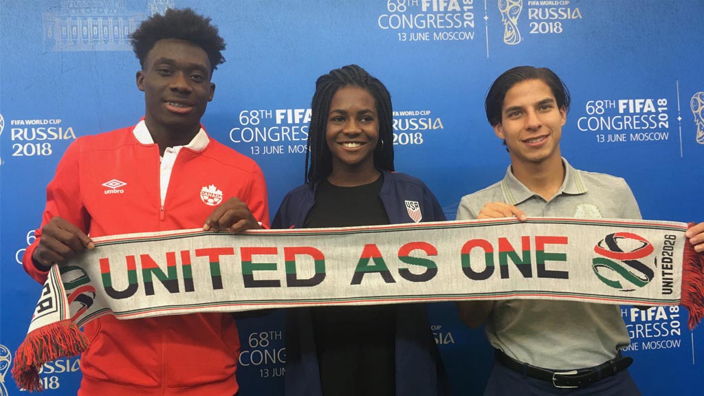 Alphonso Davies (Canadá), Brianna Pinto (Estados Unidos) y Diego Lainez (México)