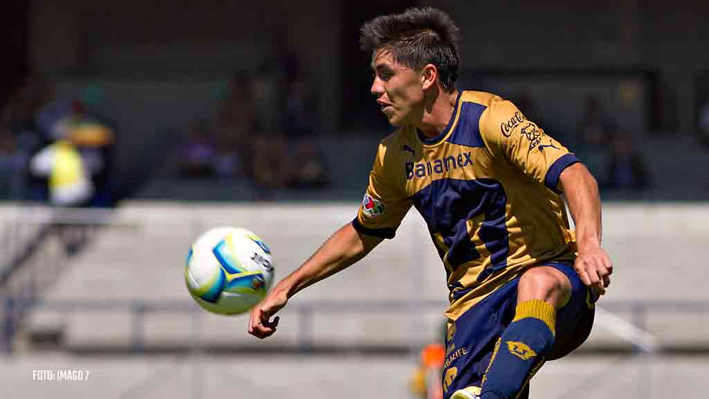 Efrain Velarde Pumas Apertura 2021