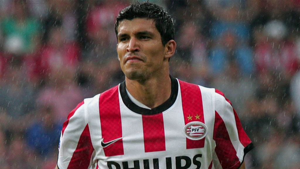 Francisco Javier Rodríguez

El defensa central llegó al PSV Eindhoven en el 2008 y de igual forma tuvo la oportunidad de jugar en la Bundesliga de Alemania con el VfB Stuttgart, aunque apenas pudo hacerse con una Supercopa de Holanda en su paso por Europa. 
