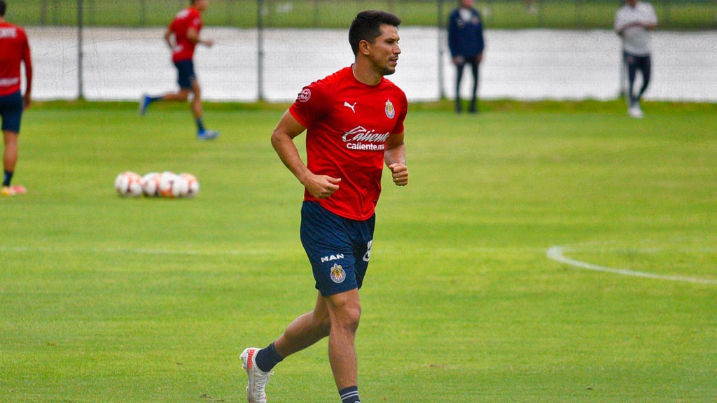 Jesús Molina, uno de los llamados a salir de Chivas en diciembre del 2021