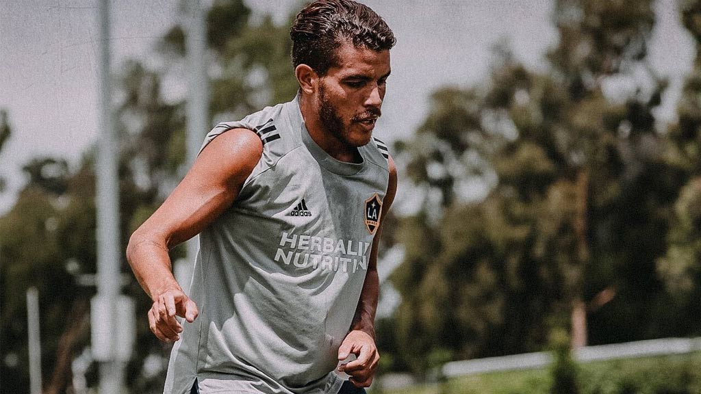 Jonathan Dos Santos, en las puertas de salida de LA Galaxy