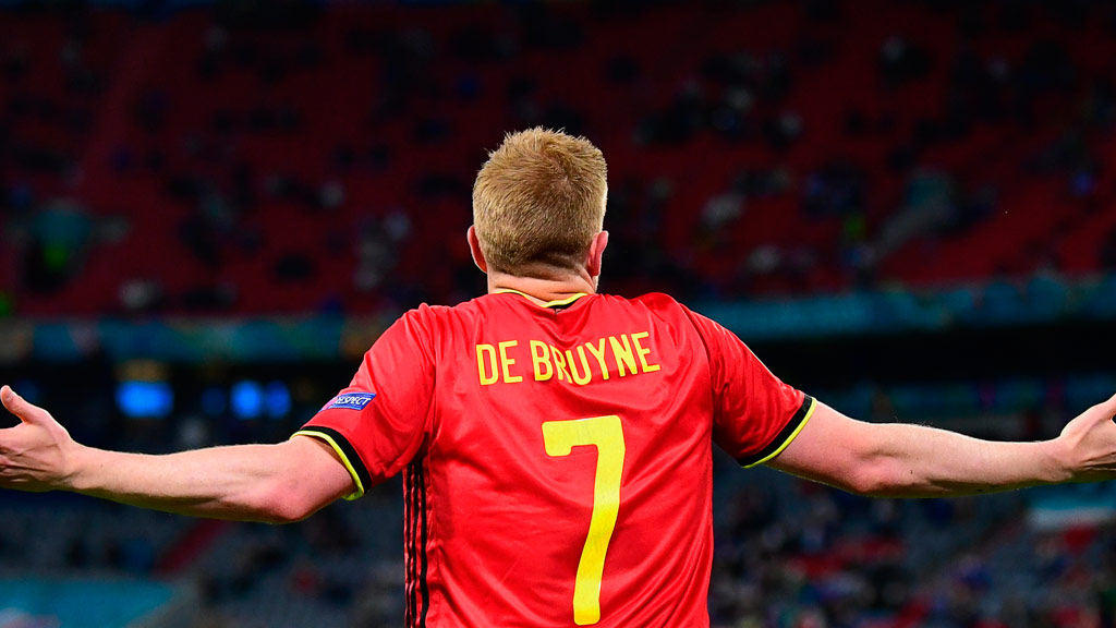 Kevin De Bruyne, uno de los aspirantes a jugador del año en la UEFA este 2021