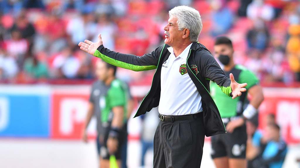 Pity Altamirano, primer DT cesado del Apertura 2021; qué técnicos están en la cuerda floja