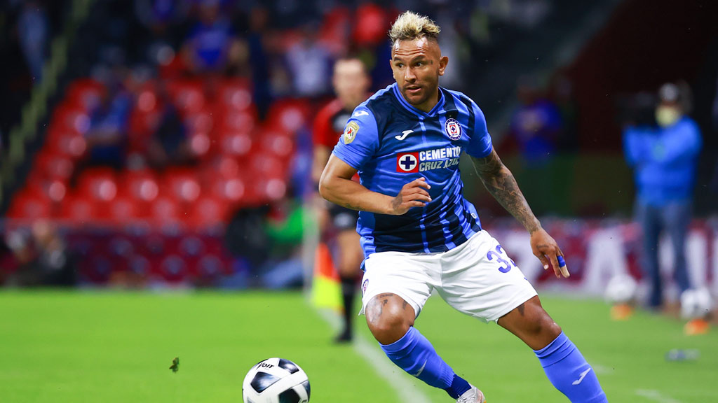 Walter Montoya estaría cerca de salir de Cruz Azul