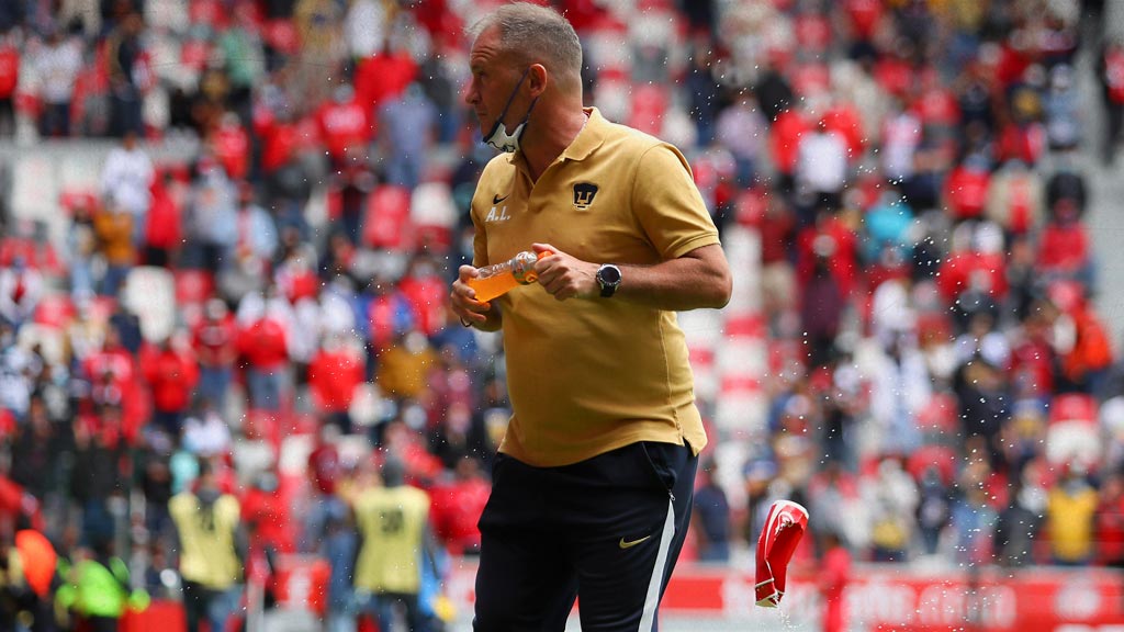 Pumas y Miguel Mejía Barón respaldan a Andrés Lillini