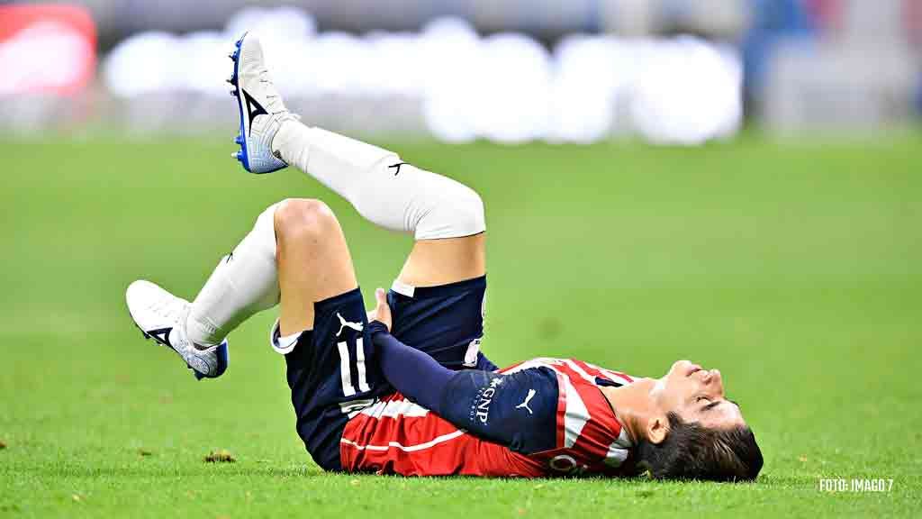 Chivas: Qué partidos se perderá Isaac Brizuela tras lesión en el Clásico