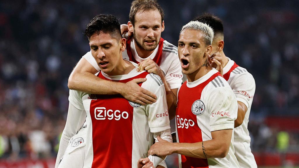 Edson Álvarez sigue consolidándose con el Ajax, incluso haciendo goles para el equipo