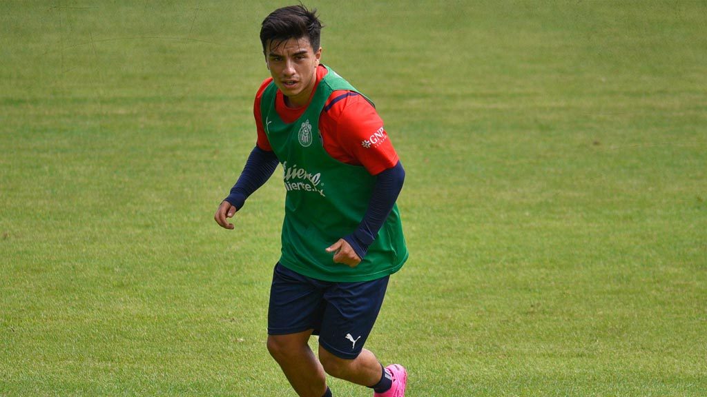 Fernando Beltrán, alarmantes números que lo ponen fuera de Chivas