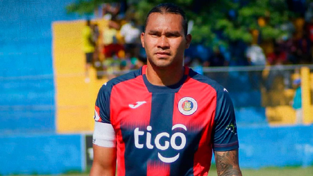 Gullit Peña dejó al Deportivo FAS para sumarse al Antigua GFC de Guatemala