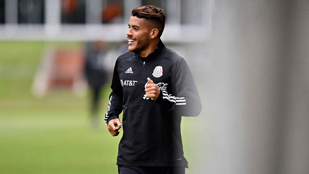 Jonathan Dos Santos durante un entrenamiento con la Selección Mexicana