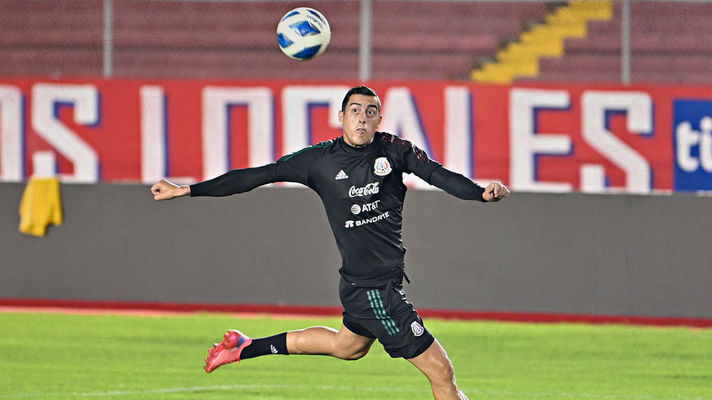 Rogelio Funes Mori queda atrás como delantero de Selección Mexicana