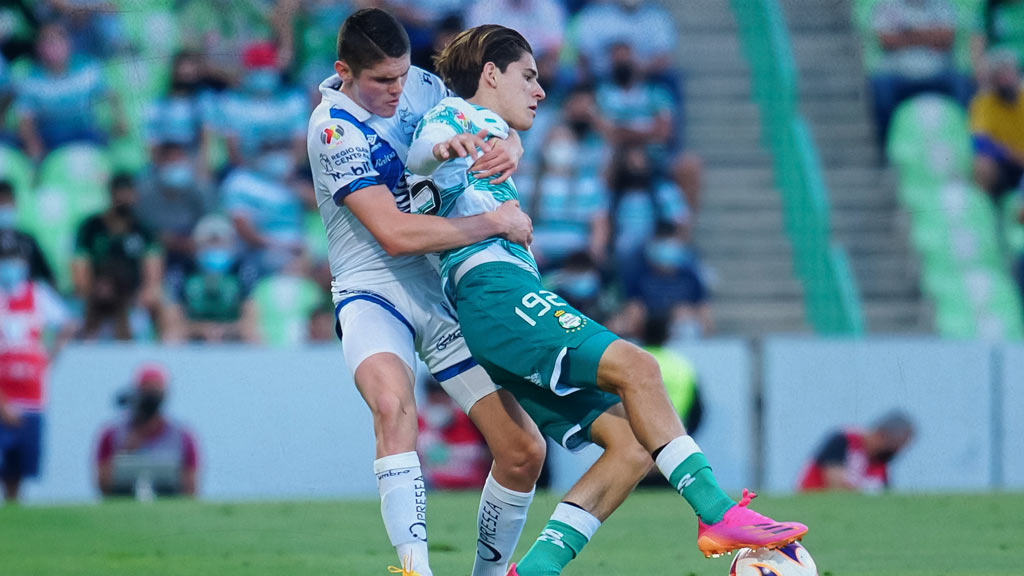 Santiago Muñoz, de Santos Laguna al Newcastle United