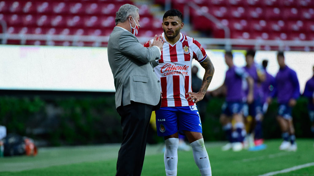 Víctor Manuel Vucetich y Alexis Vega con Chivas de Guadalajara