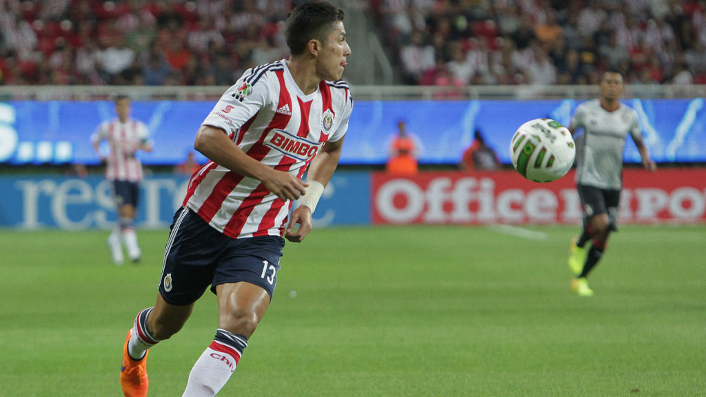 Carlos Salcedo ya tuvo un paso con las Chivas de Guadalajara