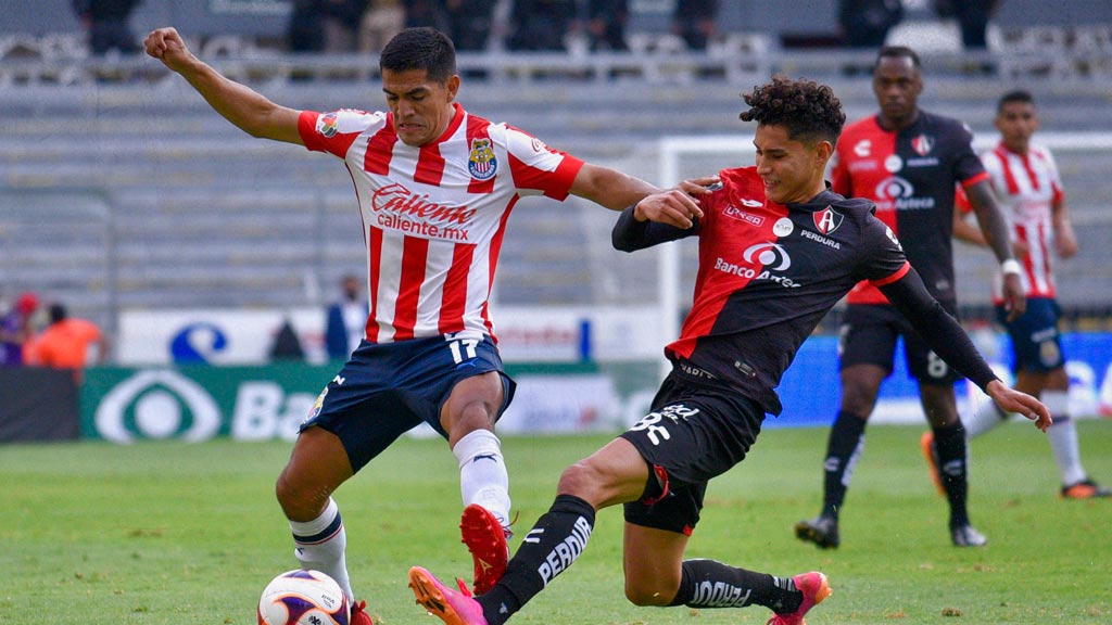 Chivas vs Atlas juegan la Jornada 12 del torneo Apertura 2021 en la Liga MX