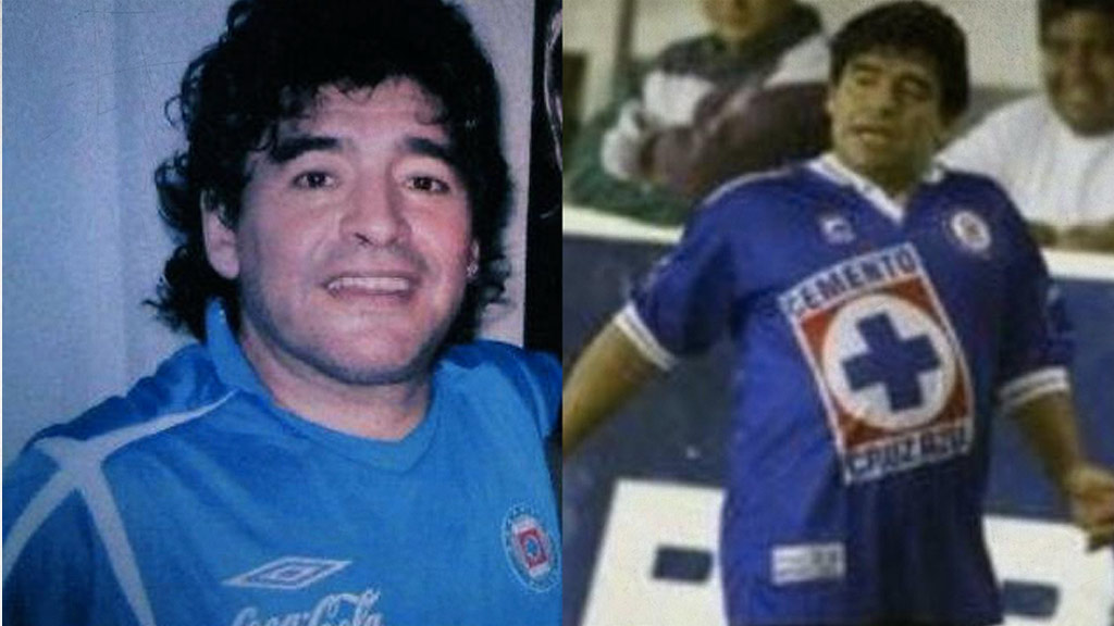Diego Maradona posó dos veces con la camiseta de Cruz Azul
