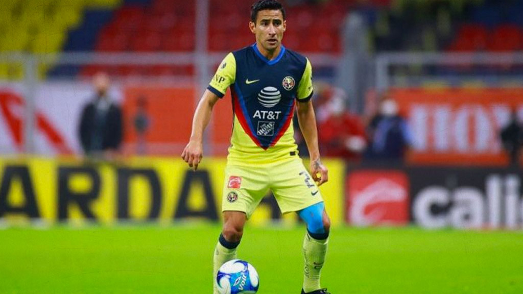 Luis Fuentes actualmente milita en las Águilas del América