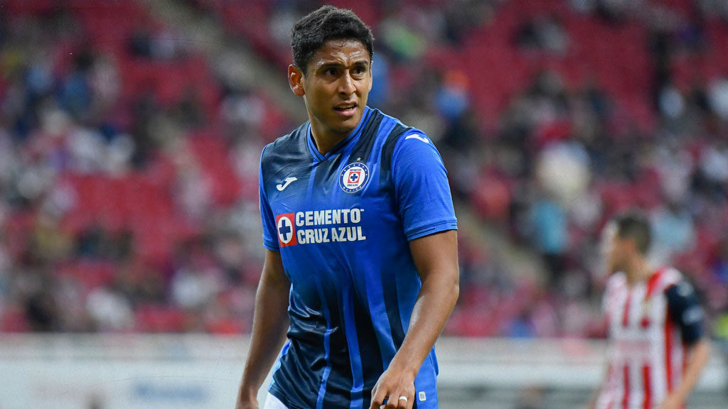 Luis Romo quiere forzar su salida; Cruz Azul espera ofertas