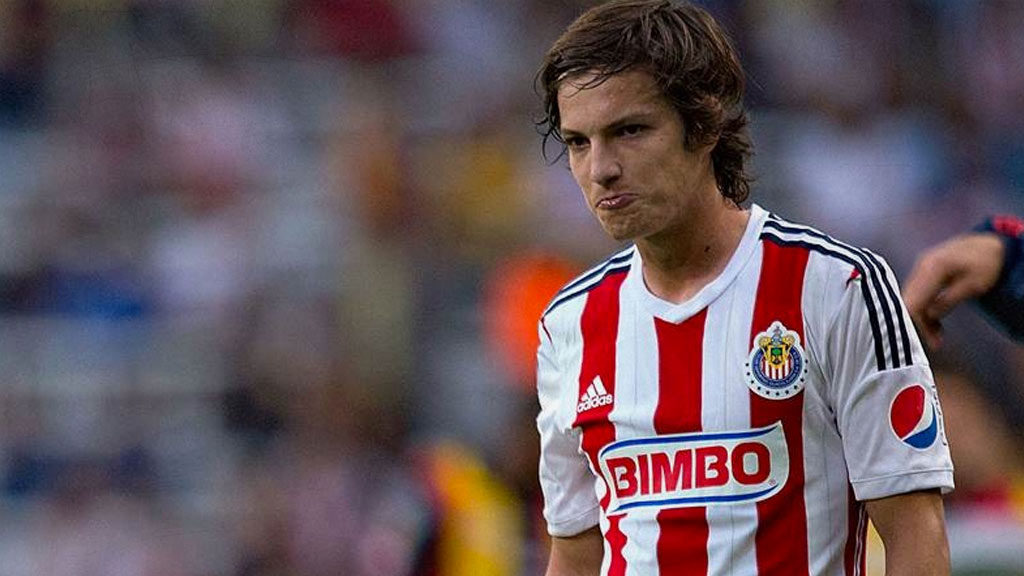 Carlos Fierro en su etapa con las Chivas de Guadalajara