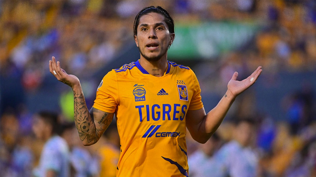 Carlos Salcedo quiere irse de Tigres y regresar a Europa