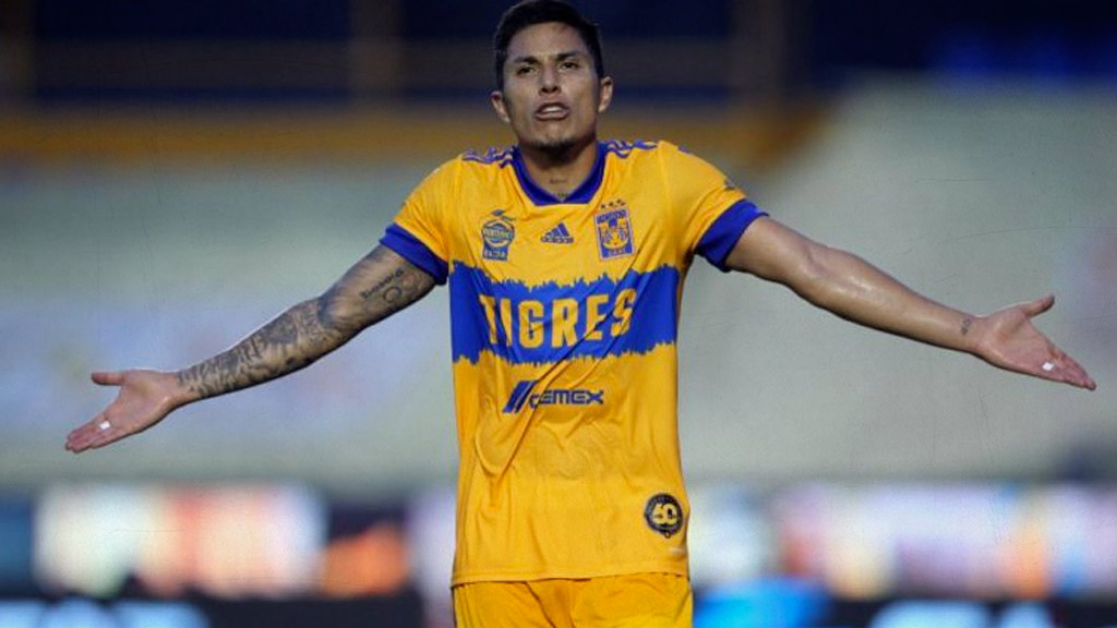 Carlos Salcedo ha pedido su salida de Tigres UANL