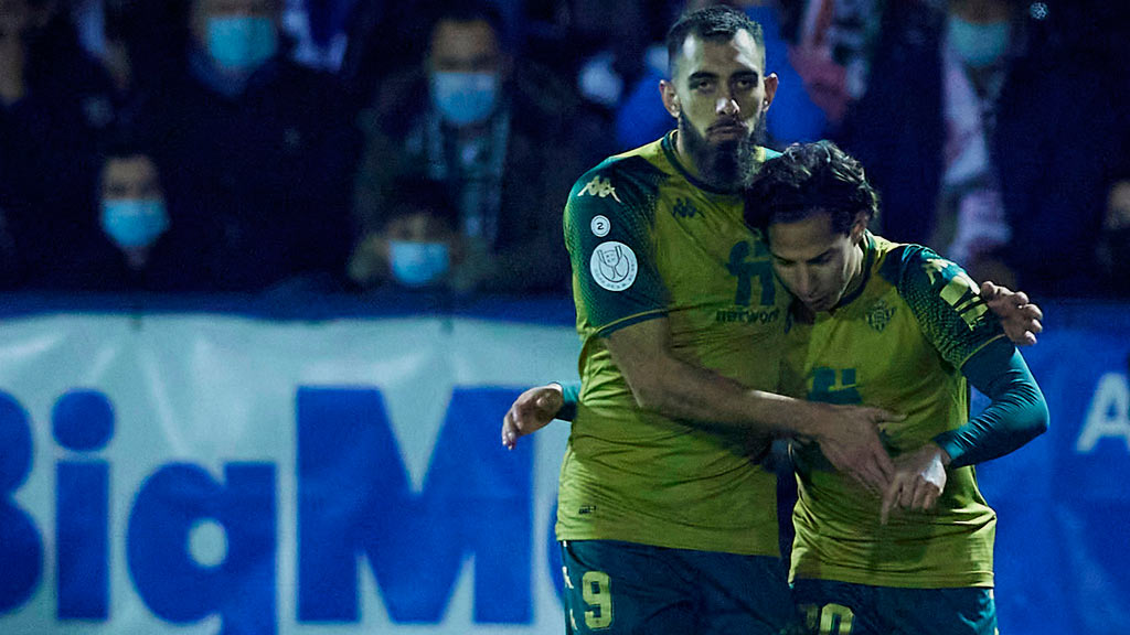 Diego Lainez no ha tomado impulso con el Real Betis; en Ajax pudieron ficharlo