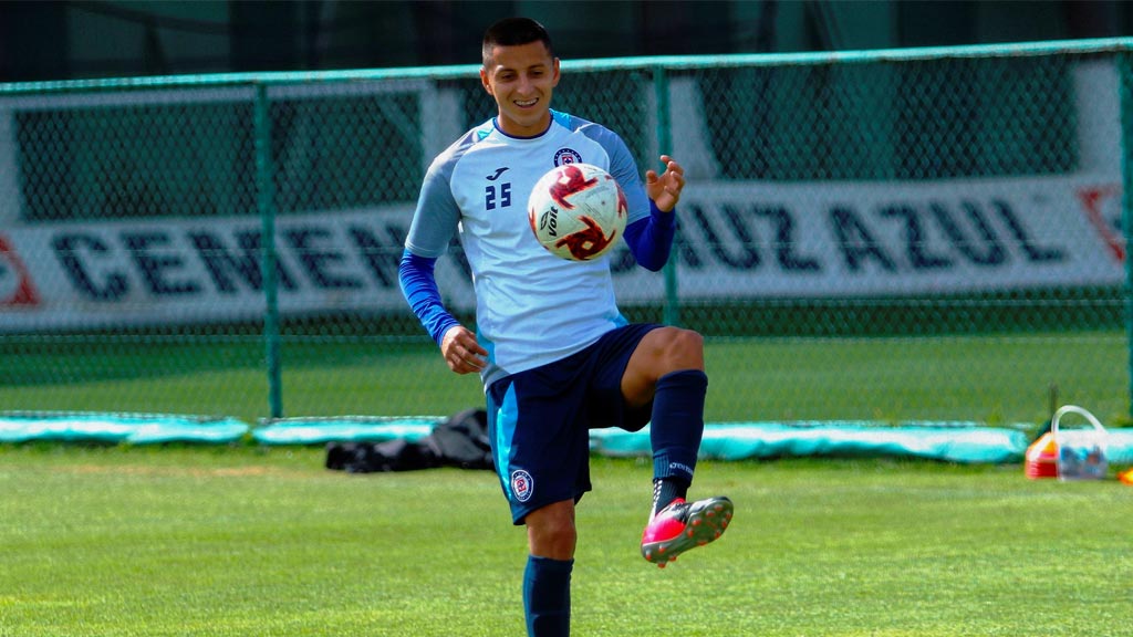 Roberto Alvarado era aficionado del América en su niñez