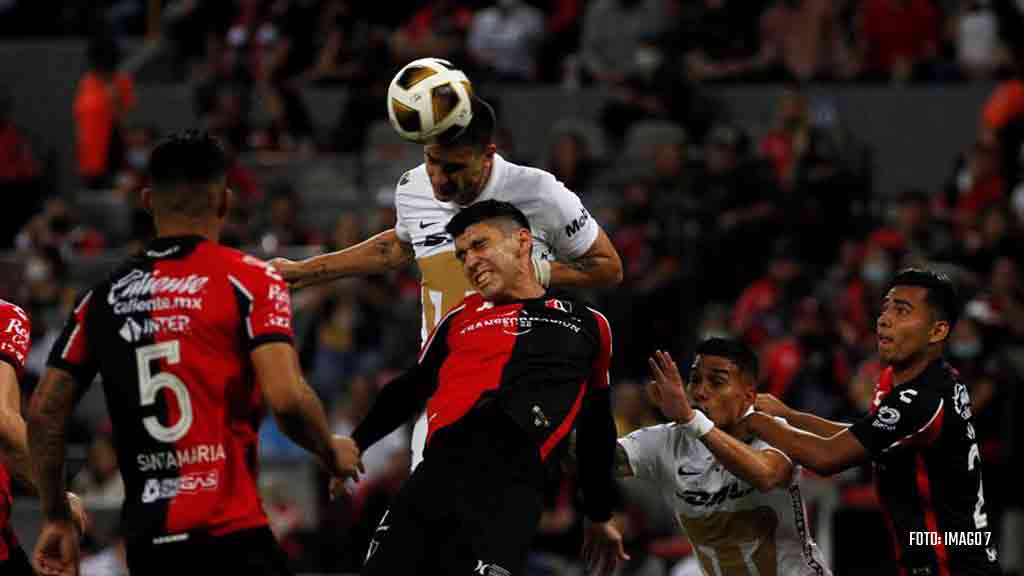 Pumas: Dinenno sufrió fractura en jugada en la semifinal ante Atlas