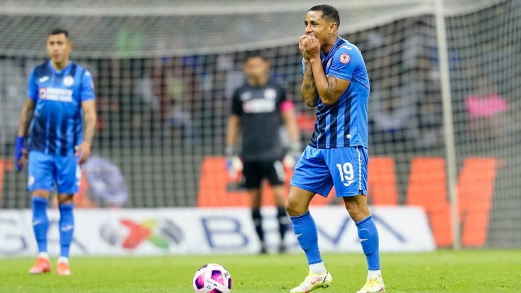 Yoshimar Yotún es uno de los futbolistas que quiere una mejora en el sueldo de Cruz Azul 