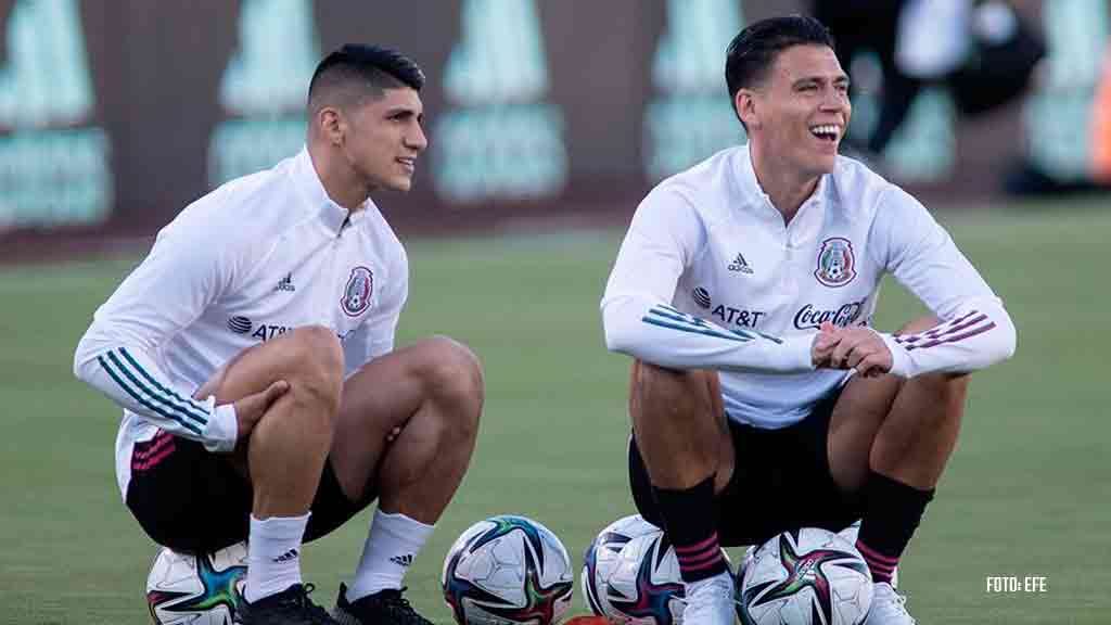 Alan Pulido causa baja en el 2022 por operación de rodilla