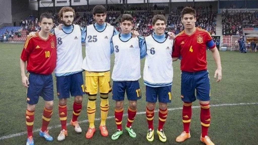 Álvaro Fidalgo y Jorge Meré con la Selección de España 