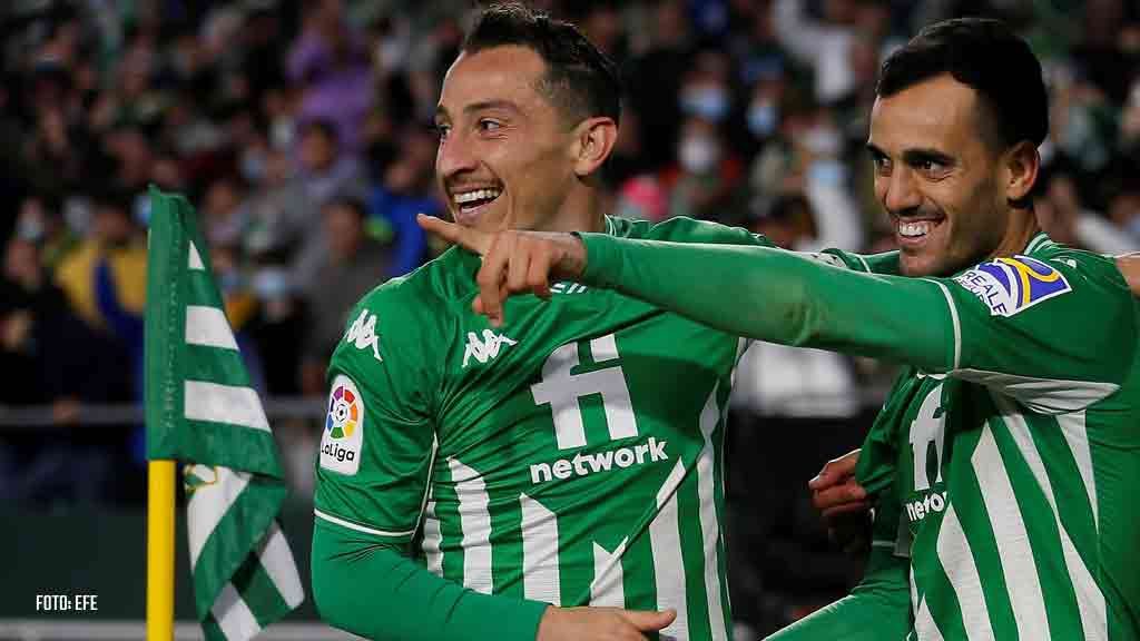 Andrés Guardado habría renovado con el Betis, ¿cuándo termina su contrato?